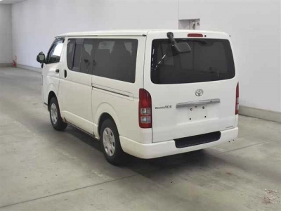 TOYOTA REGIUS VAN