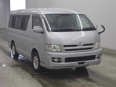 TOYOTA HIACE WAGON