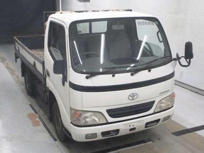 TOYOTA DYNA