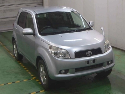 TOYOTA RUSH