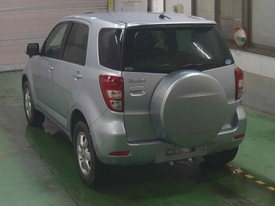 TOYOTA RUSH