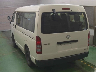 TOYOTA HIACE WAGON