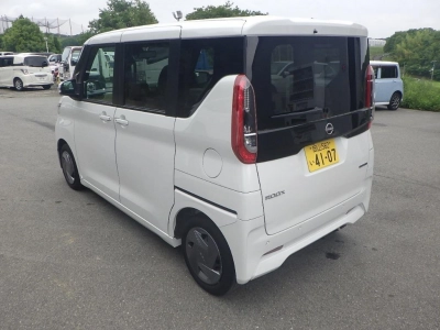 NISSAN ROOX