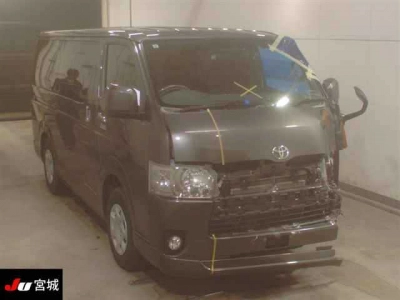 TOYOTA REGIUS VAN