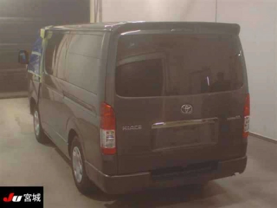 TOYOTA REGIUS VAN