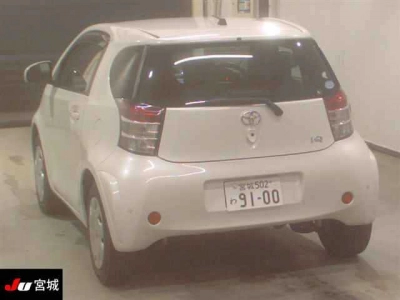 TOYOTA IQ