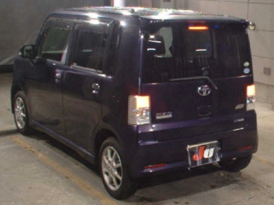TOYOTA PIXIS SPACE