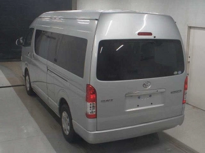 TOYOTA HIACE WAGON
