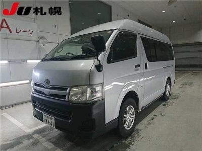 TOYOTA REGIUS VAN