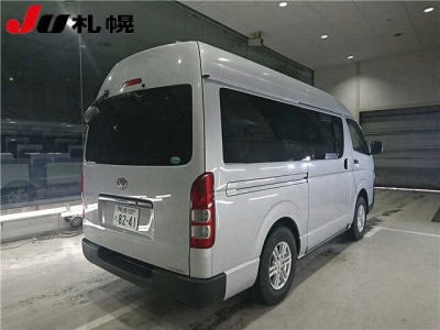 TOYOTA REGIUS VAN
