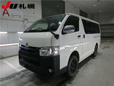 TOYOTA REGIUS VAN