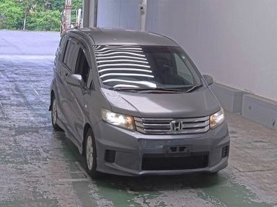 HONDA FREED SPIKE