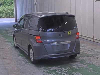 HONDA FREED SPIKE