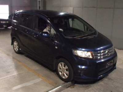 HONDA FREED SPIKE