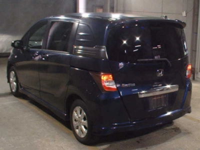 HONDA FREED SPIKE