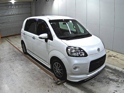 TOYOTA PORTE