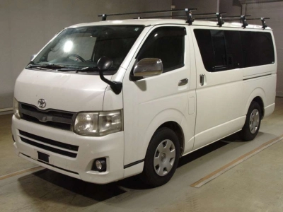 TOYOTA REGIUS VAN