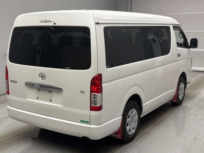 TOYOTA HIACE WAGON