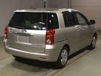 TOYOTA RAUM