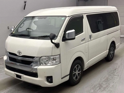 TOYOTA REGIUS VAN