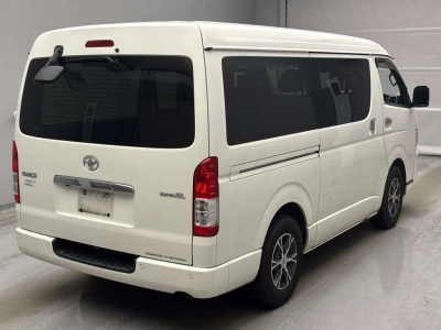 TOYOTA REGIUS VAN