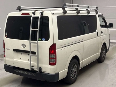 TOYOTA REGIUS VAN