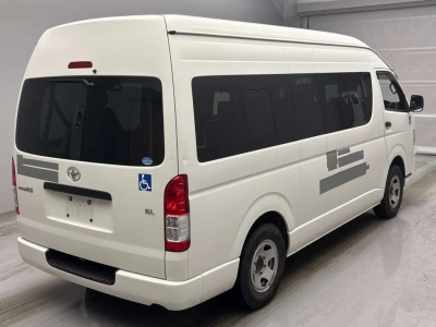 TOYOTA REGIUS VAN