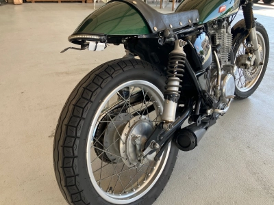 Yamaha SR400-1