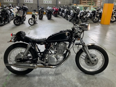 Yamaha SR400-1