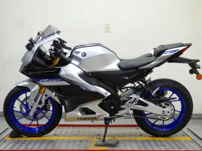 Yamaha YZF-R15M