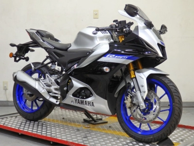 Yamaha YZF-R15M