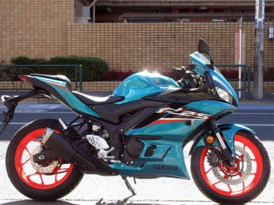 Yamaha YZF-R25 ABS