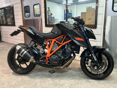 KTM KTM 1290 SUPER DUKE-R