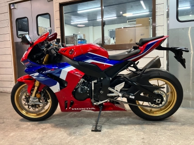 Honda CBR1000RR-R FB SP