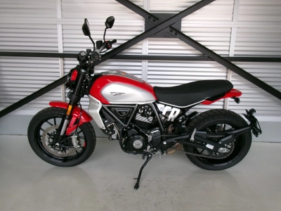 Ducati  DUCATI  SCRAMBLER  ICON 