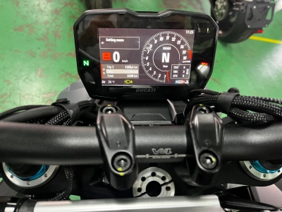 Ducati  DUCATI  STREET  FIGHTER V4S