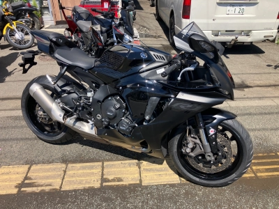 Yamaha YZF-R1