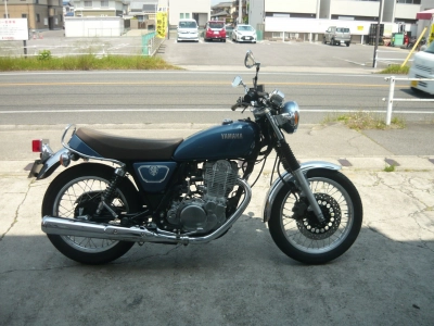 Yamaha SR400-1