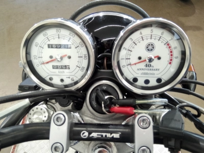 Yamaha SR400-1