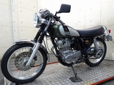 Yamaha SR400-1