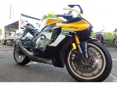 Yamaha YZF-R1