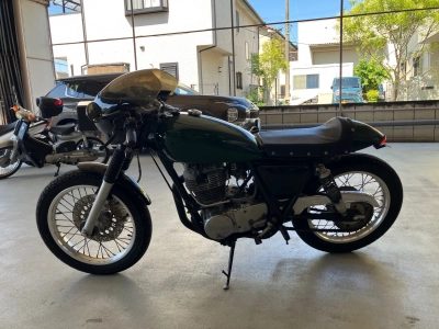 Yamaha SR400-1