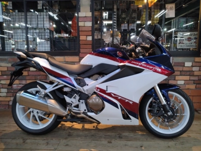 Honda VFR800F
