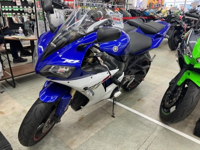 Yamaha YZF-R1