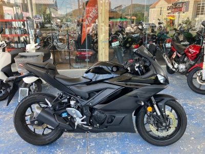 Yamaha YZF-R3 ABS