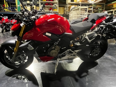 Ducati  DUCATI  STREET  FIGHTER V4S