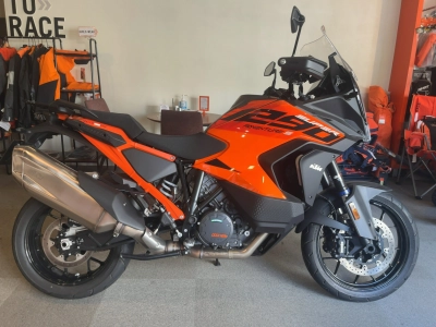 KTM KTM 1290SUPERADO BENCH YAS