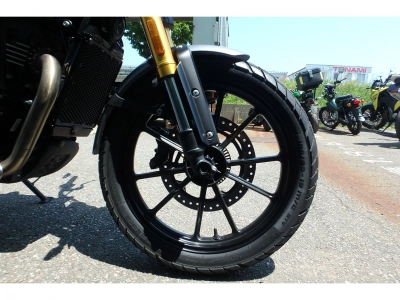 Triumph  TRIUMPH  SCRAMBLER 400X