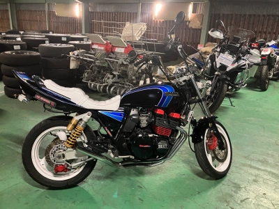 Yamaha XJR400
