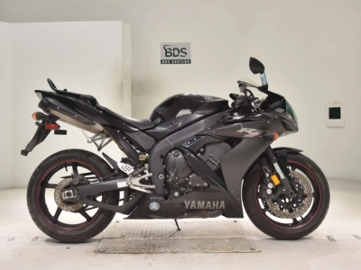 Yamaha YZF-R1